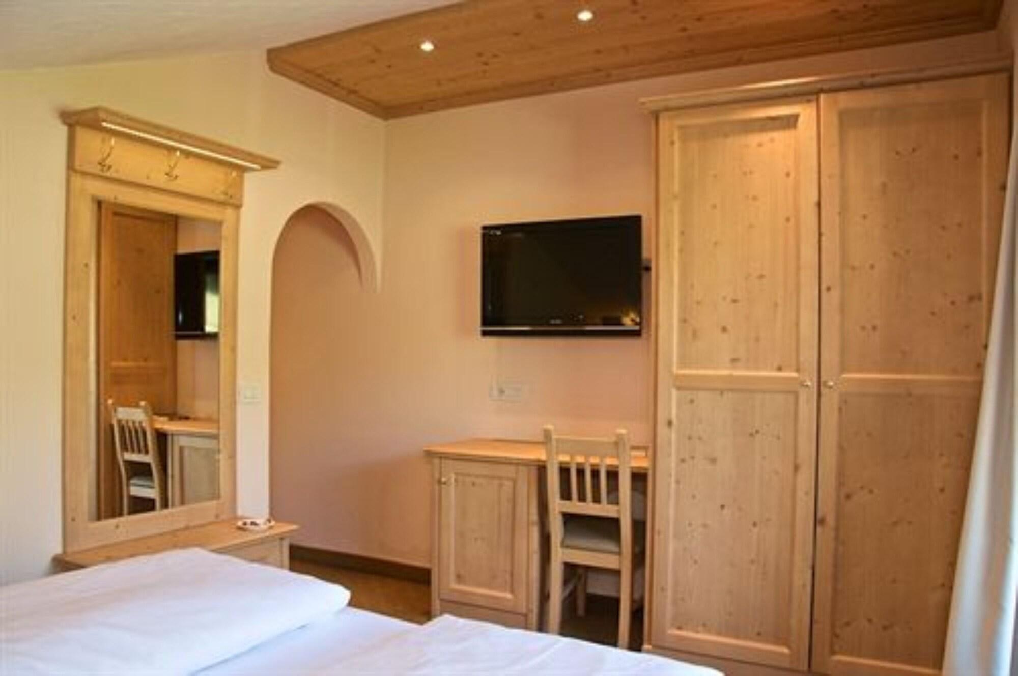 Alexander Charme Hotel Livigno Exterior foto